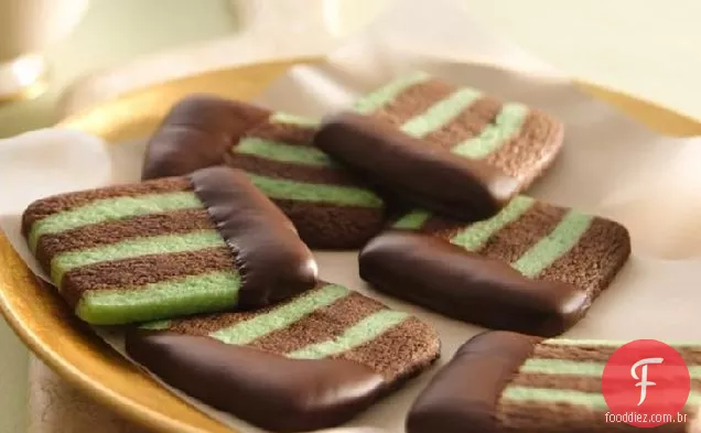 Fatias De Biscoito Em Camadas De Chocolate E Hortelã