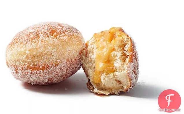 Chai Sufganiyot (donuts Hanukkah) com creme de manteiga Laranja-Abóbora