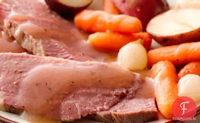 Carne e legumes enlatados do Velho Mundo