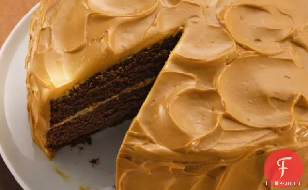 Bolo de Chocolate mexicano com cobertura de Creme De Caramelo