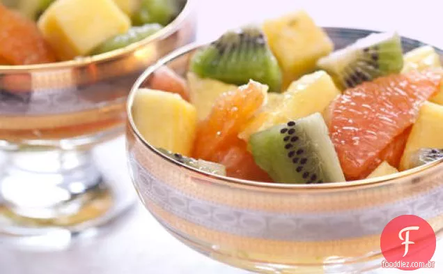 Salada de frutas de inverno com limão e gengibre