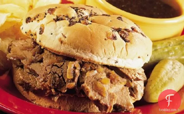 Sanduíches De Carne Quente Com Fogão Lento Au Jus