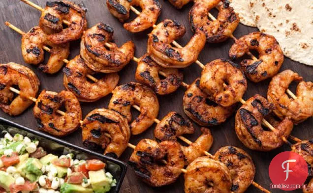 Tacos de camarão grelhado com abacate-Salsa de milho