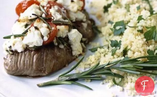 Bifes De Cordeiro Com Queijo Feta, Tomate E Alecrim