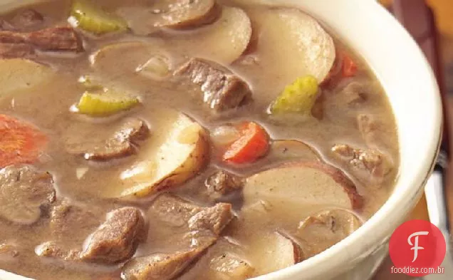 Slow-Cooker farto bife e Tater sopa