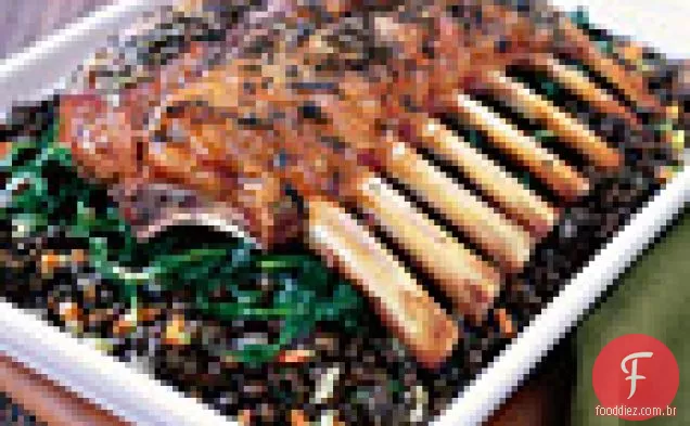Mini Rack De Cordeiro Com Lentilhas Beluga De Nozes E Alho Salteado