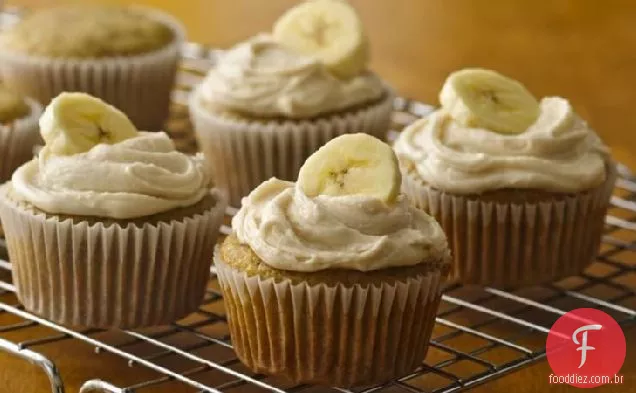 Cupcakes de Banana sem glúten com cobertura de manteiga dourada
