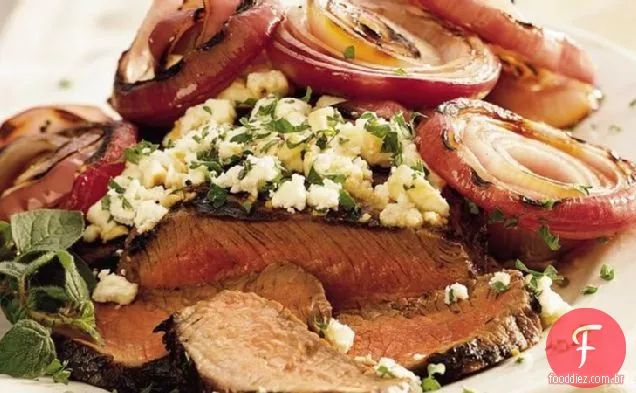Bife grelhado com queijo Feta