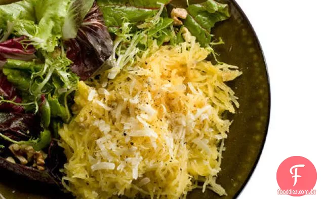 Squash espaguete assado com Parmigiano-Reggiano