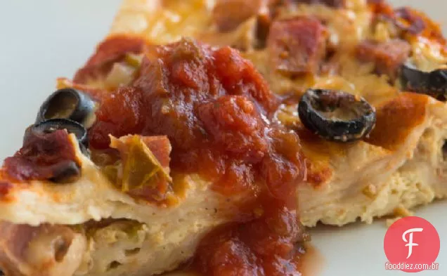 Caçarola de tortilha com linguiça defumada