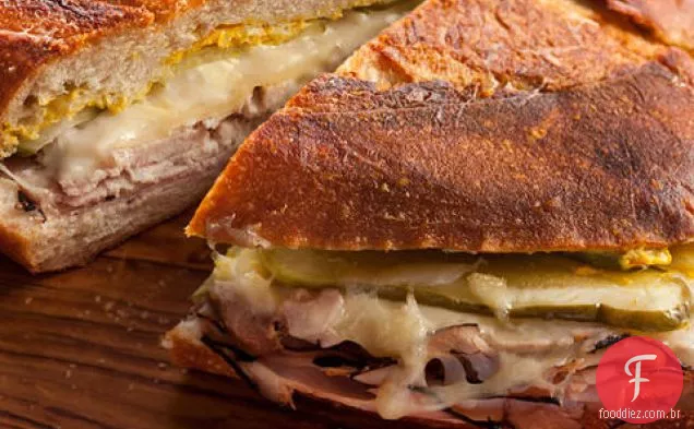 Sanduíches Cubanos