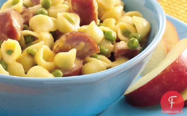 Cascas de Mac e queijo com salsicha