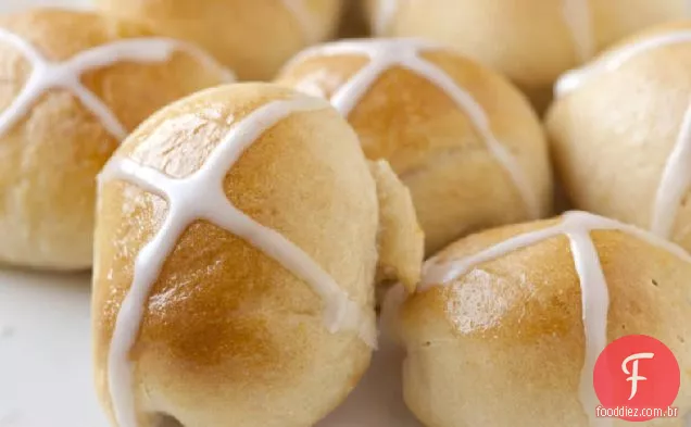 Pãezinhos cruzados quentes de limão e gengibre