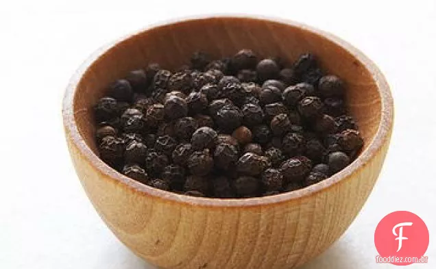 Cordeiro assado com crosta de pimenta