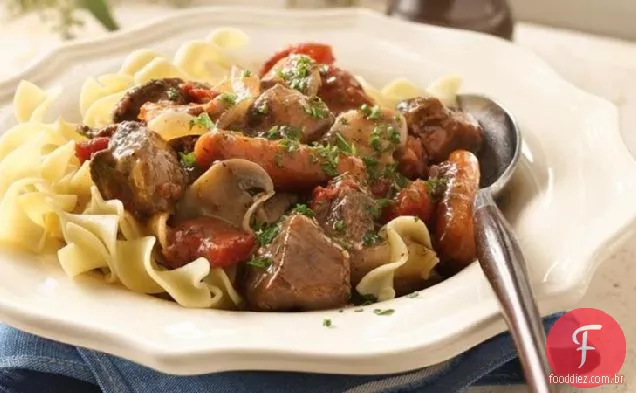 Ensopado De Carne Francês Do País Do Slow-Cooker