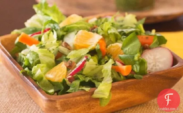 Salada picada com limão-vinagrete de coentro