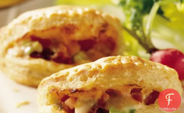 Puffs de pastelaria de presunto e Gouda