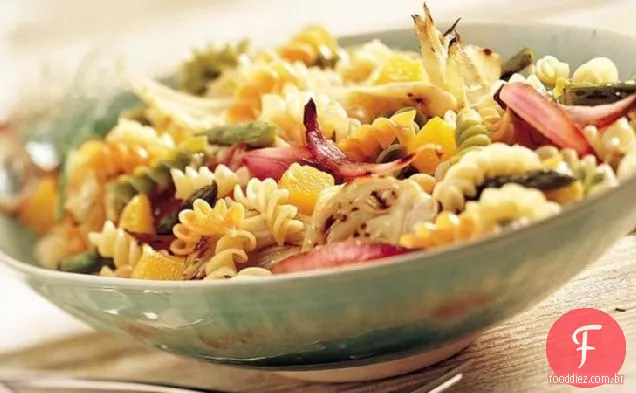 Espargos grelhados e salada de massa de erva-doce (cozinhar para 2)