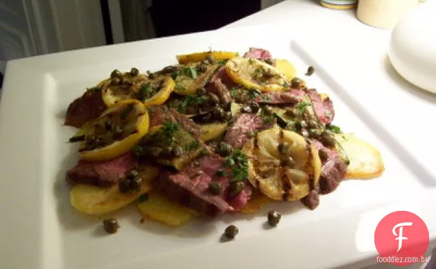 Cordeiro Grelhado Com Abobrinha, Batatas E Alcaparras