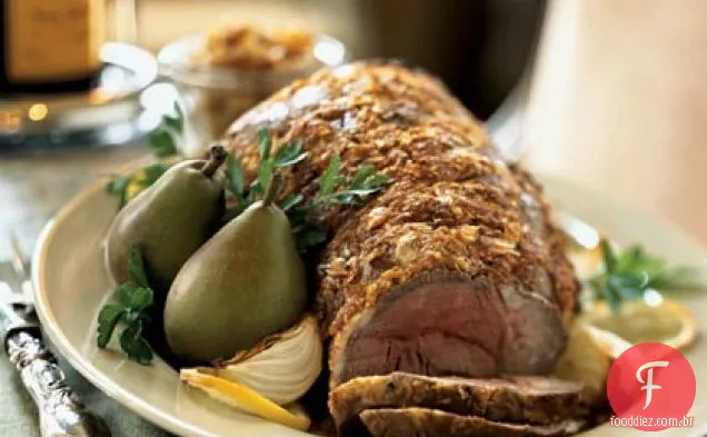 Perna de cordeiro com pêra assada e sabor de pinhão