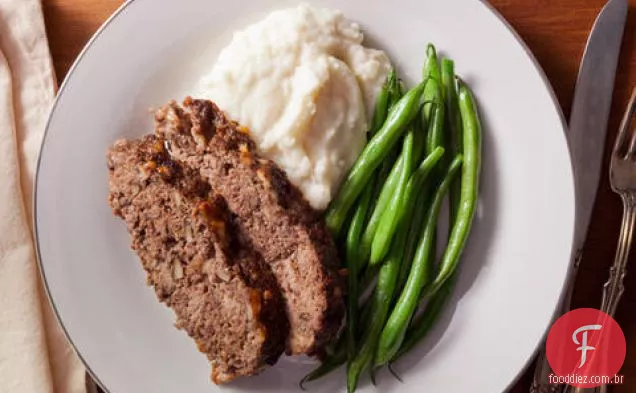 Bolo de carne com cogumelos e vinho tinto