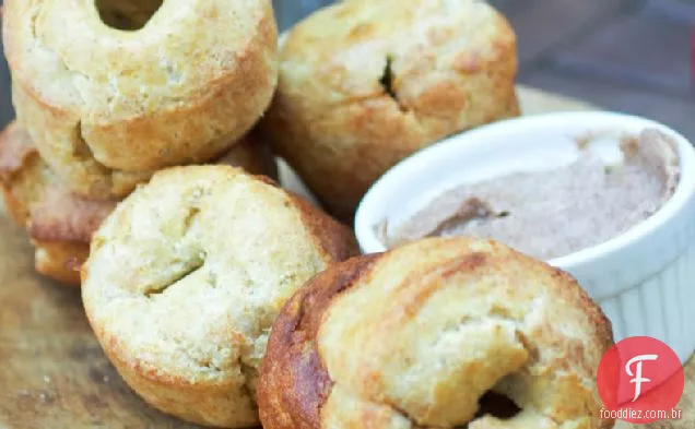 Popovers de canela de maçã com manteiga de açúcar mascavo