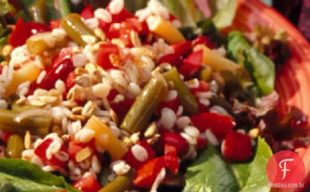 Salada de três feijões e cevada