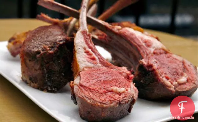 Perfeito Slow-cozido Rack De Cordeiro para a grelha ou o fogão