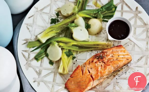 Salmão com vinho tinto-molho balsâmico