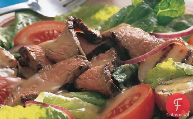Bife grelhado e salada de batata