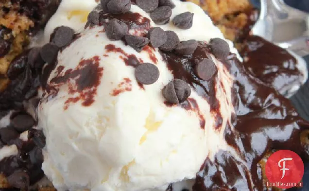 Slow-Cooker Chocolate Chip-Bolo Brownie