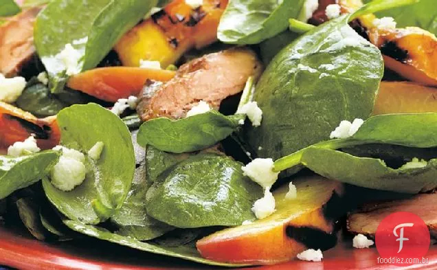 Carne de porco grelhada e Salada De Espinafre nectarina