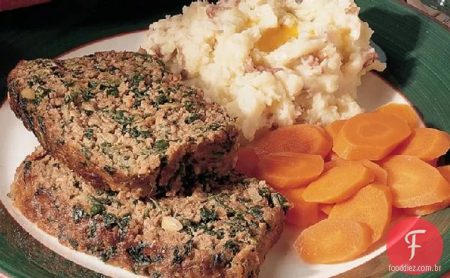 Bolo de carne de espinafre e pinhão