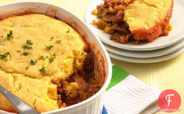 Torta De Salsicha Com Cobertura De Pão De Milho