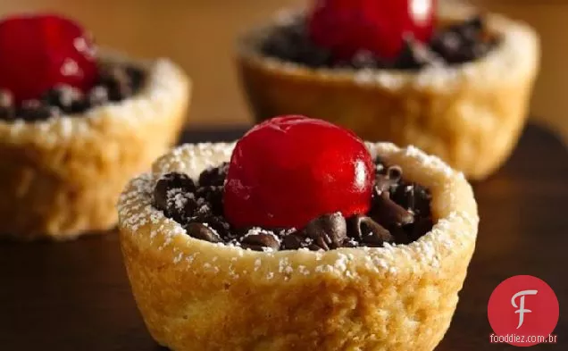 Tassies De Chocolate Com Cobertura De Cereja