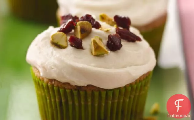 Cupcakes de cereja e pistache secos