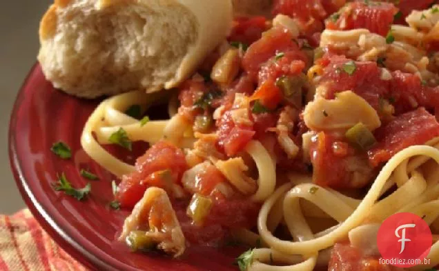 Linguine com molho de molusco vermelho