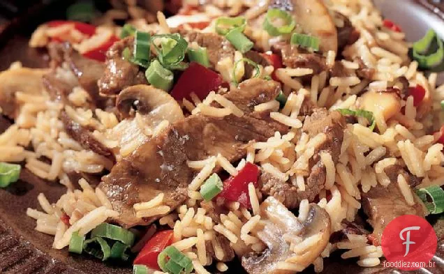 Pilaf de carne e cogumelos