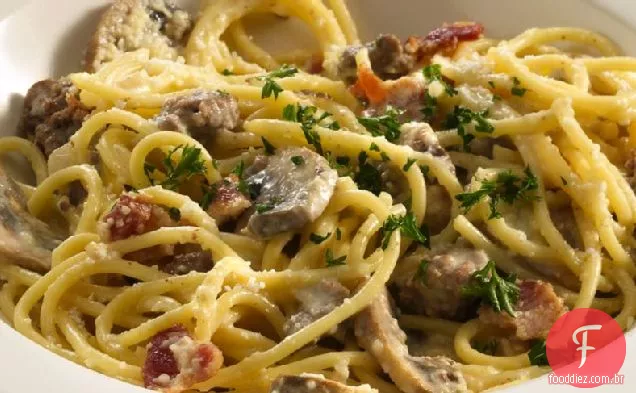 Carne moída e cogumelo Carbonara