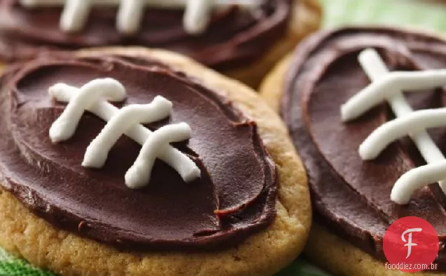 Biscoitos De Futebol De Manteiga De Amendoim Fosco