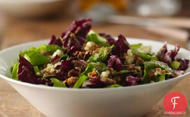 Gorgonzola e salada de nozes torradas