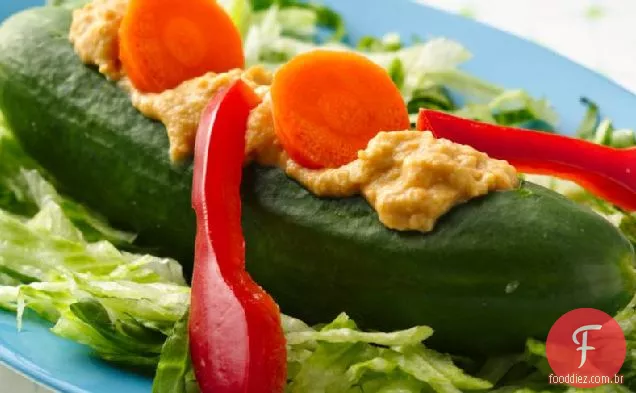Canoas De Pepino Cheias De Hummus De Cenoura
