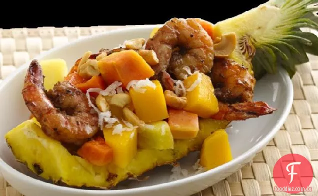 Camarão grelhado com salada de frutas tropicais