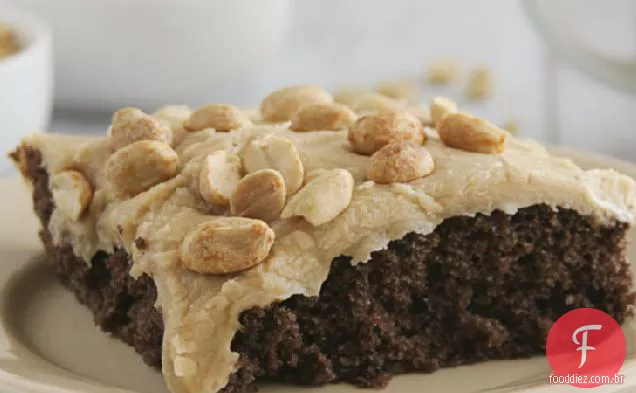 Bolo de folha de Chocolate com cobertura de Manteiga De Amendoim