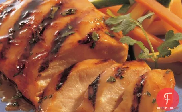 Peitos de frango grelhados com maçã e gengibre