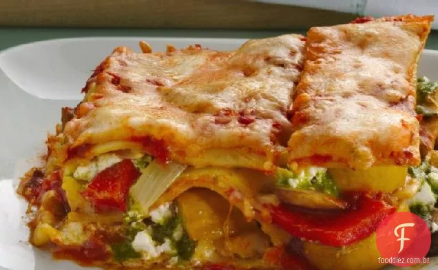 Lasanha vegetal assada com queijo de cabra