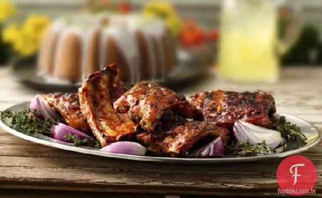 Costelas de porco grelhadas com molho de churrasco Chipotle