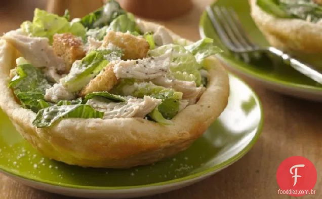Tigelas de salada Caesar para dois