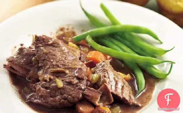 Carne assada em fogão lento com molho de Bacon e pimenta