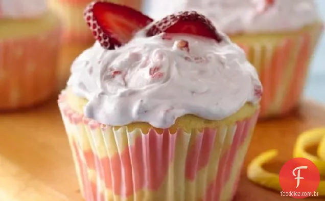 Cupcakes de Limão Com Cobertura De Morango